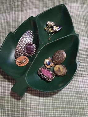 MCM Kamani Wood In Beautiful Emerald Green Leaf-Shaped Decorative Dish